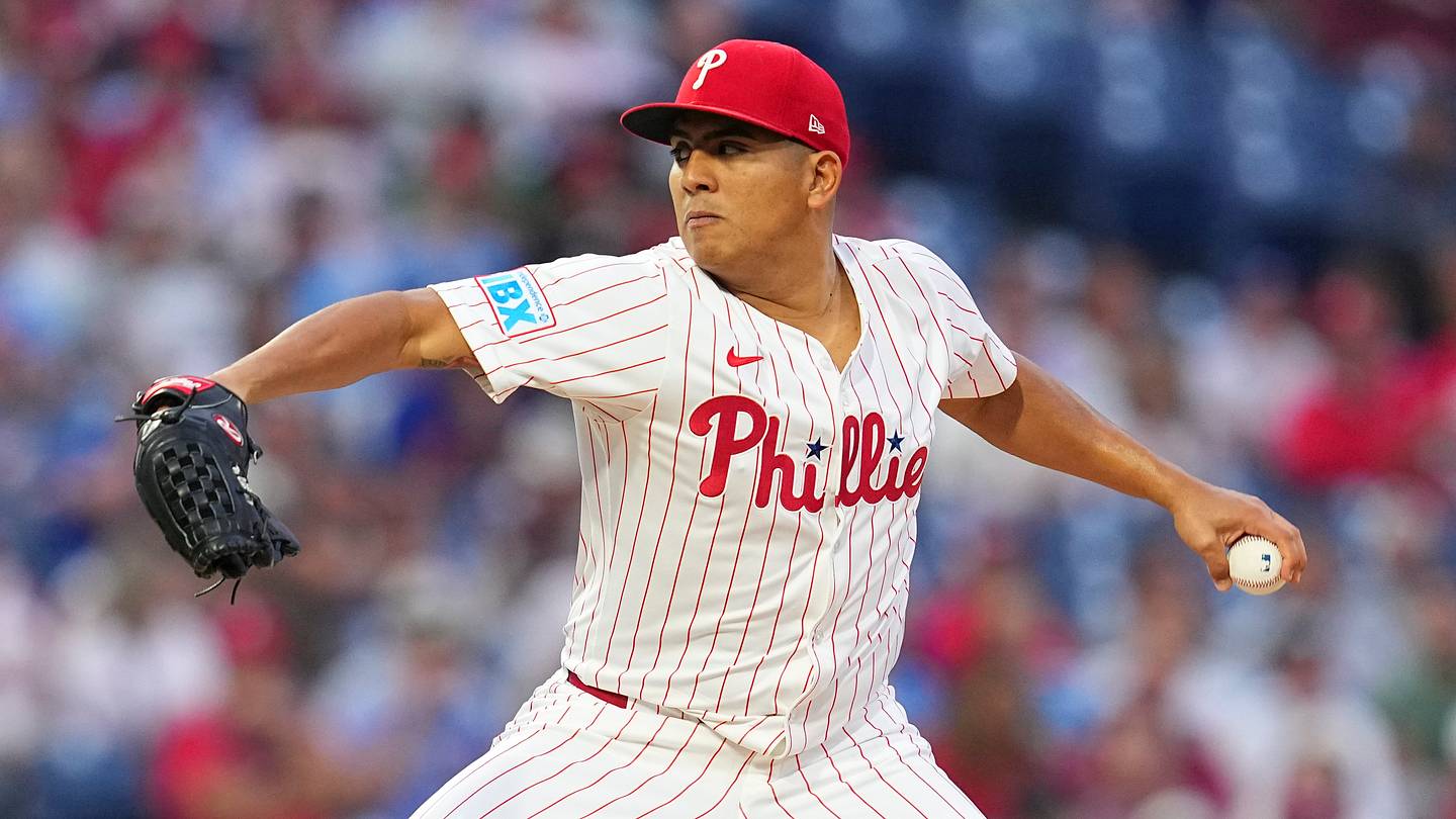 Mets Eye Ranger Suárez to Strengthen Pitching Rotation