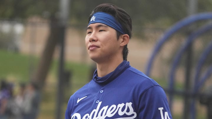 Feb 13, 2026; Glendale, AZ, USA; Los Angeles Dodgers second baseman Hyeseong Kim (6) gets ready to hit during spring training camp. Mandatory Credit: Rick Scuteri-Imagn Images