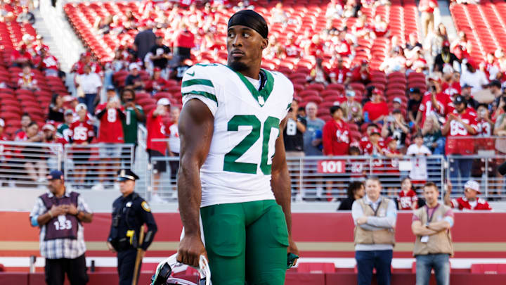 Breece Hall, corredor de los New York Jets, es anunciado por las casas de apuestas como una amenaza, en el juego contra los New England Patriots 