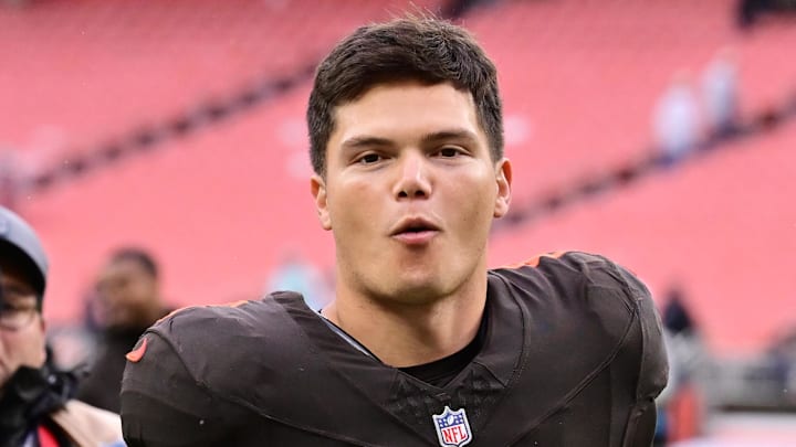 Oct 19, 2025; Cleveland, Ohio, USA; Cleveland Browns quarterback Dillon Gabriel (8) celebrates after the Browns beat the Miami Dolphins at Huntington Bank Field. Mandatory Credit: Ken Blaze-Imagn Images Oct 19, 2025; Cleveland, Ohio, USA; Cleveland Browns quarterback Dillon Gabriel (8) celebrates after the Browns beat the Miami Dolphins at Huntington Bank Field. Mandatory Credit: Ken Blaze-Imagn Images