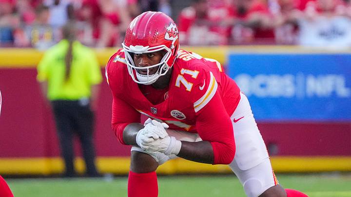 Sep 28, 2025; Kansas City, Missouri, USA; Kansas City Chiefs offensive tackle Kingsley Suamataia (76) and offensive tackle Josh Simmons (71) at the line of scrimmage against the Baltimore Ravens during the game at GEHA Field at Arrowhead Stadium. Mandatory Credit: Denny Medley-Imagn Images Sep 28, 2025; Kansas City, Missouri, USA; Kansas City Chiefs offensive tackle Kingsley Suamataia (76) and offensive tackle Josh Simmons (71) at the line of scrimmage against the Baltimore Ravens during the game at GEHA Field at Arrowhead Stadium. Mandatory Credit: Denny Medley-Imagn Images