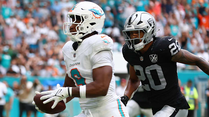 Miami Dolphins TE Jonnu Smith