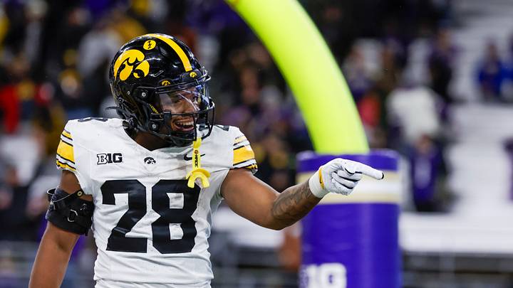 Oct 9, 2026; Seattle, Washington, USA; Iowa Hawkeyes running back Kamari Moulton (28) celebrates after rushing for a touchdown against the Washington Huskies during the fourth quarter at Husky Stadium. Mandatory Credit: Joe Nicholson-Imagn Images Oct 9, 2026; Seattle, Washington, USA; Iowa Hawkeyes running back Kamari Moulton (28) celebrates after rushing for a touchdown against the Washington Huskies during the fourth quarter at Husky Stadium. Mandatory Credit: Joe Nicholson-Imagn Images