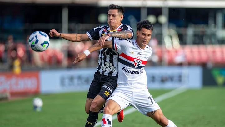 São Paulo impediu que o Santos fizesse festa no Morumbis São Paulo impediu que o Santos fizesse festa no Morumbis