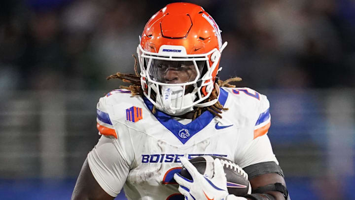 Nov 16, 2024; San Jose, California, USA; Boise State Broncos running back Ashton Jeanty (2) runs for a touchdown against the San Jose State Spartans in the third quarter at CEFCU Stadium. Mandatory Credit: Cary Edmondson-Imagn Images