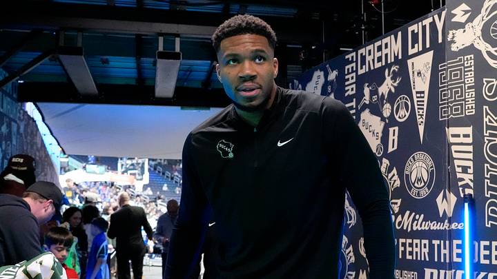 Milwaukee Bucks forward Giannis Antetokounmpo (34) walks  (Mandatory Credit: Jeff Hanisch-Imagn Images)