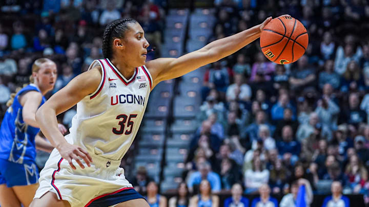 Mar 8, 2026; Uncasville, CT, USA; UConn Huskies guard Azzi Fudd (35) recovers the ball against the Creighton Bluejays in the first half at Mohegan Sun Arena. Mandatory Credit: David Butler II-Imagn Images