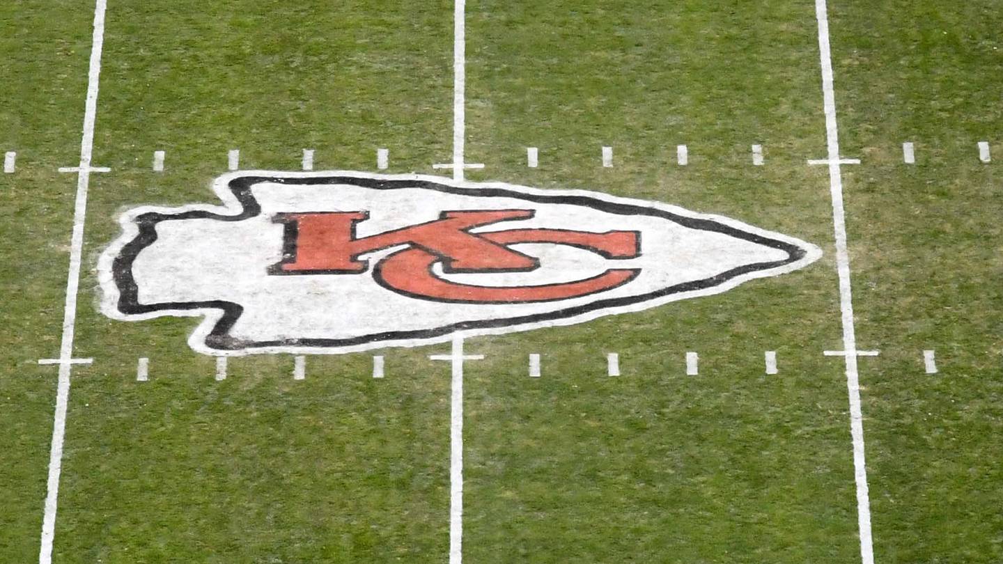 Chiefs issue statement after shooting involving Eric Bieniemy's family