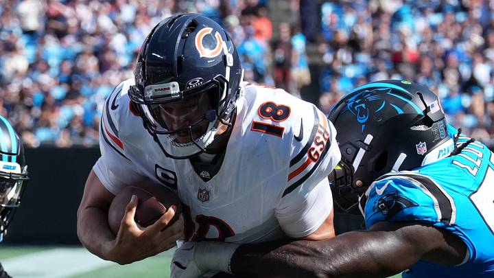 Chicago Bears quarterback Caleb Williams (18) 