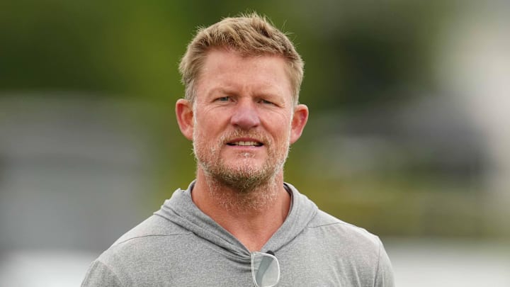 May 23, 2023, Thousand Oaks, CA, USA; Los Angeles Rams general manager Les Snead during organized team activities at Cal Lutheran. Mandatory Credit: Kirby Lee-Imagn Images May 23, 2023, Thousand Oaks, CA, USA; Los Angeles Rams general manager Les Snead during organized team activities at Cal Lutheran. Mandatory Credit: Kirby Lee-Imagn Images
