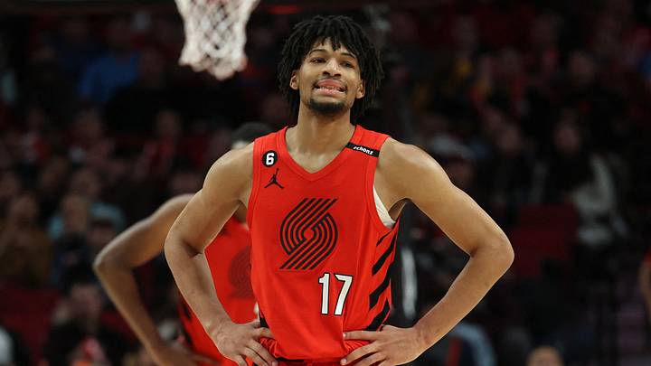 Mar 26, 2023; Portland, Oregon, USA; Portland Trail Blazers guard Shaedon Sharpe (17) reacts after a play in the second half against the Oklahoma City Thunder at Moda Center. Mandatory Credit: Jaime Valdez-USA TODAY Sports Mar 26, 2023; Portland, Oregon, USA; Portland Trail Blazers guard Shaedon Sharpe (17) reacts after a play in the second half against the Oklahoma City Thunder at Moda Center. Mandatory Credit: Jaime Valdez-USA TODAY Sports