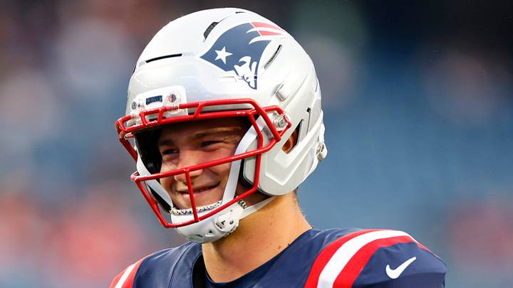 Patriots' offensive line takes another hit, and other observations from Patriots-Eagles