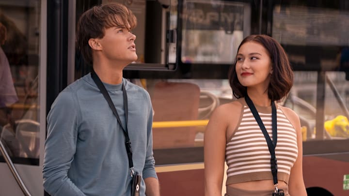 Conrad (Christopher Briney) and Belly (Lola Tung) in THE SUMMER I TURNED PRETTY