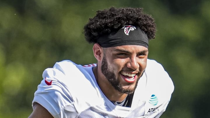 Atlanta Falcons wide receiver Drake London is often seen smiling... until the whistle blows. Atlanta Falcons wide receiver Drake London is often seen smiling... until the whistle blows.