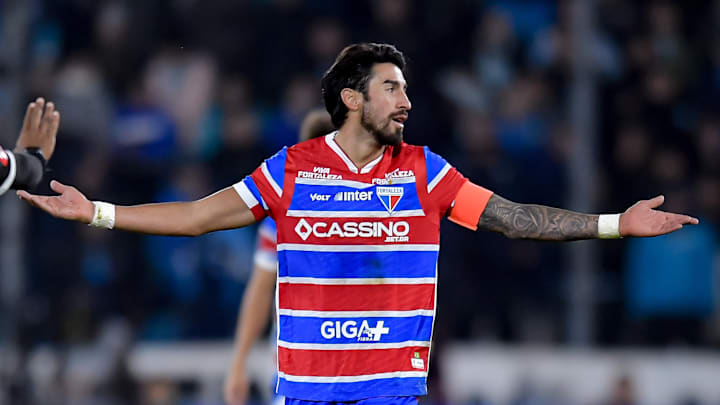 Laion vive crise dentro das quatro linhas