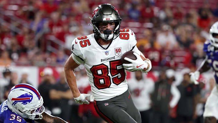 Aug 23, 2025; Tampa, Florida, USA; Tampa Bay Buccaneers wide receiver Garrett Greene (85) runs past Buffalo Bills linebacker Jimmy Ciarlo (35) during the second half at Raymond James Stadium. Mandatory Credit: Kim Klement Neitzel-Imagn Images Aug 23, 2025; Tampa, Florida, USA; Tampa Bay Buccaneers wide receiver Garrett Greene (85) runs past Buffalo Bills linebacker Jimmy Ciarlo (35) during the second half at Raymond James Stadium. Mandatory Credit: Kim Klement Neitzel-Imagn Images