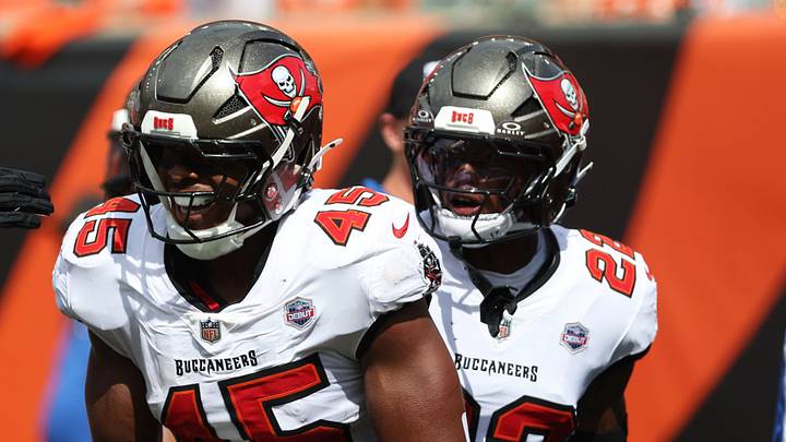 Tampa Bay Buccaneers linebacker Josiah Trotter (45) scores a third-quarter touchdown at Paycor Stadium.  