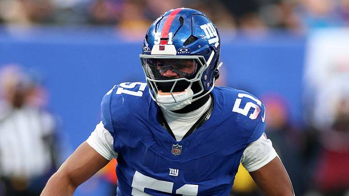 New York Giants linebacker Abdul Carter tweaked his left ankle during the team's first of three mandatory minicamp practices.