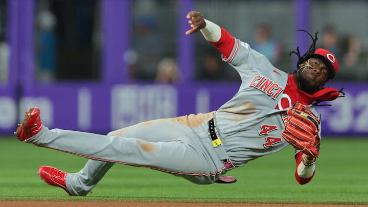 Cincinnati Reds shortstop Elly De La Cruz (44) throws to first base Cincinnati Reds shortstop Elly De La Cruz (44) throws to first base