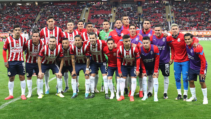 Toda la plantilla de Chivas reunida previo a su debut en el Estadio Akron para la Fecha 3 de la Liga MX.