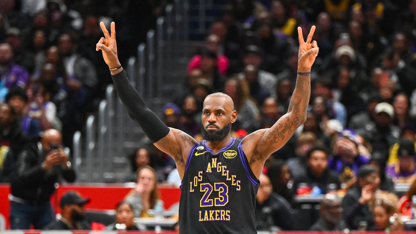 Lakers' LeBron James Makes NBA History Yet Again