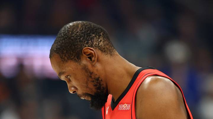 Houston Rockets forward Kevin Durant (7) reacts against the Phoenix Suns at Mortgage Matchup Center on Apr 7, 2026.