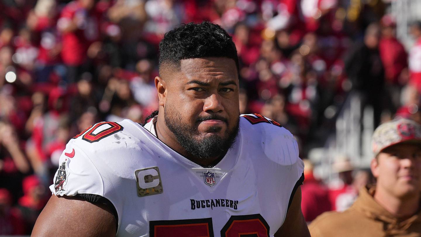 49ers fans’ Vita Vea dreams come crashing down as D-line issues pile up - Niner Noise