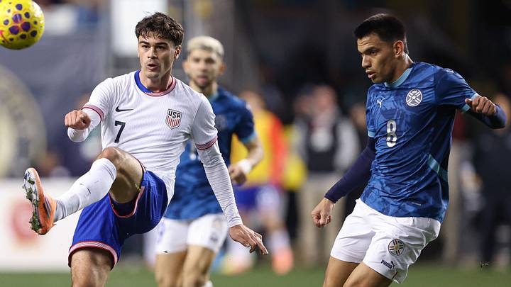 Giovani Reyna en un amistoso contra Paraguay