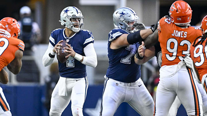 Dak Prescott looks for a receiver against the Bears in the teams' last matchup, in 2022.