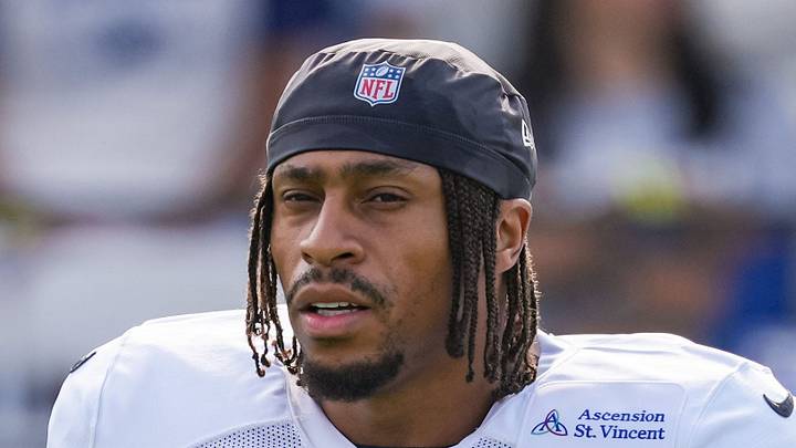 Indianapolis Colts running back Jonathan Taylor walks onto the field