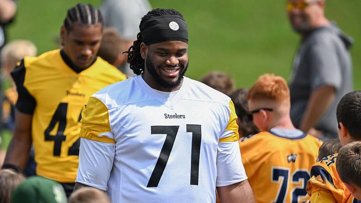 Jul 29, 2026; Latrobe, PA, USA; Pittsburgh Steelers offensive tackle Max Iheanachor (71) greets fans as he arrives for a practice session at training camp at Saint Vincent College. Mandatory Credit: Barry Reeger-Imagn Images Jul 29, 2026; Latrobe, PA, USA; Pittsburgh Steelers offensive tackle Max Iheanachor (71) greets fans as he arrives for a practice session at training camp at Saint Vincent College. Mandatory Credit: Barry Reeger-Imagn Images