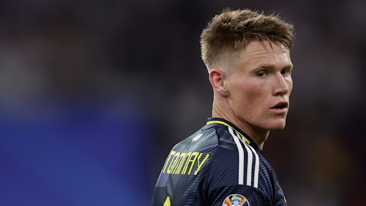 Scoot McTominay - Milieu de l'Écosse 