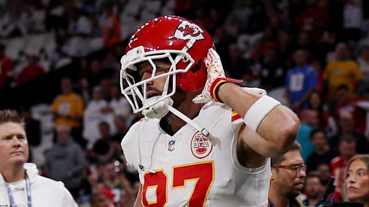 [US, Mexico & Canada customers only] Sep 5, 2025; Sao Paulo, BRAZIL; Kansas City Chiefs tight end Travis Kelce (87) walks onto the field before a NFL game against the Los Angeles Chargers at Corinthians Arena. Mandatory Credit: Amanda Perobelli/Reuters via Imagn Images