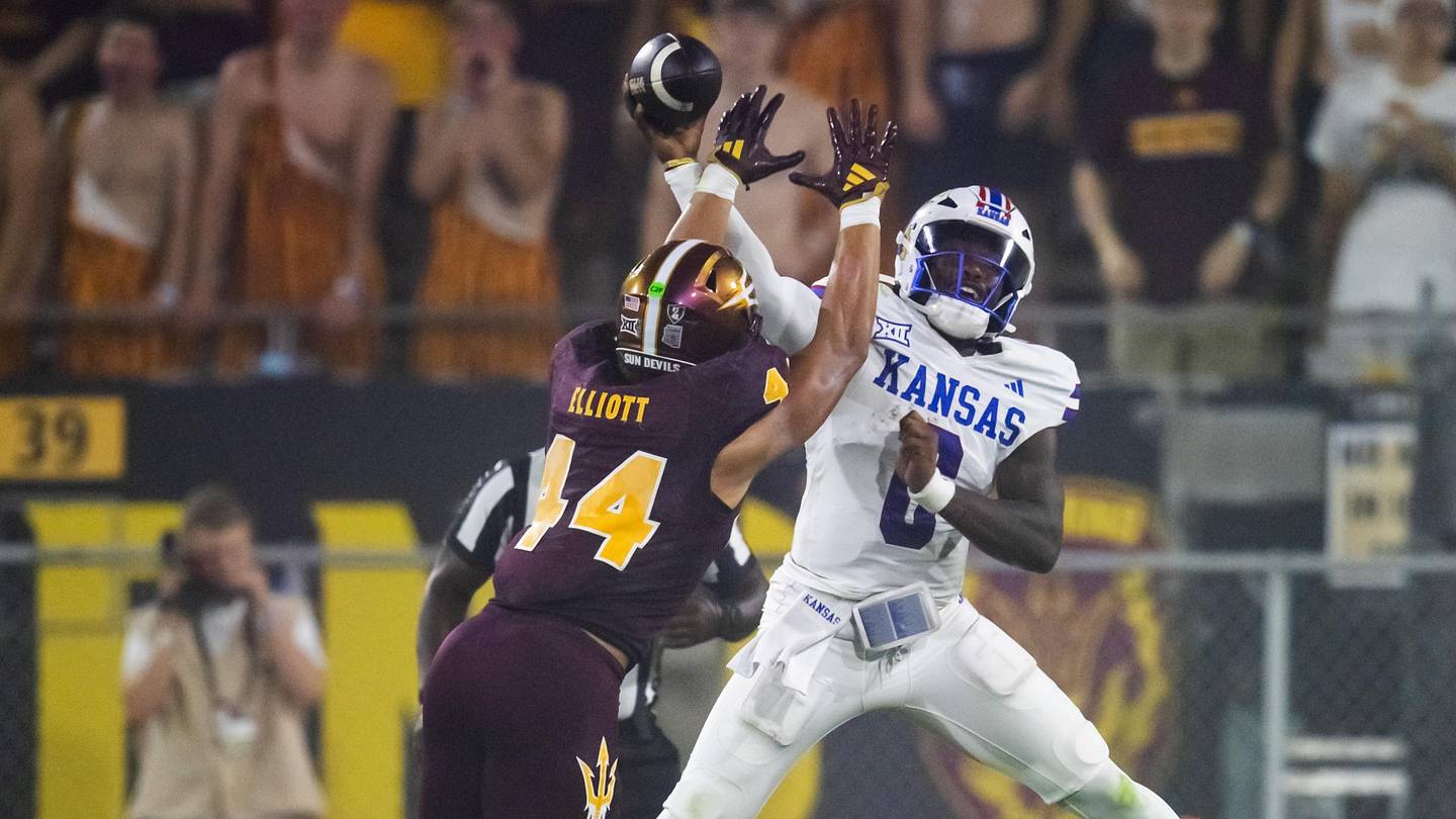 Does Keyshaun Elliott Have a Chance to Start as a Rookie?