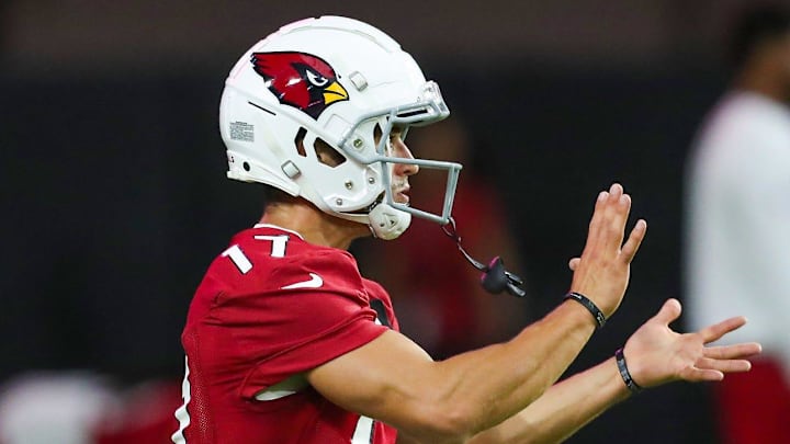 Arizona Cardinals wide receiver Andy Isabella
(17) catches the ball during Arizona Cardinals practice at State Farm Stadium on Thursday, July 28, 2022, in Glendale.
Aj3i0768 Arizona Cardinals wide receiver Andy Isabella
(17) catches the ball during Arizona Cardinals practice at State Farm Stadium on Thursday, July 28, 2022, in Glendale.
Aj3i0768