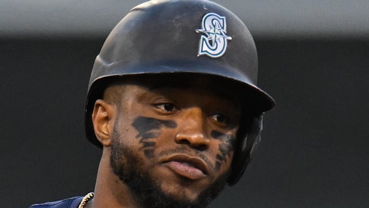 Seattle Mariners outfielder Victor Robles (10) runs the bases against the Oakland Athletics during the second inning at Oakland-Alameda County Coliseum in 2024. 