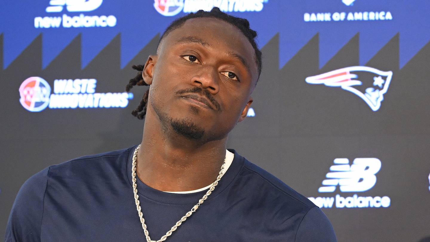 A.J. Brown injury suddenly turns Patriots' biggest strength into major concern