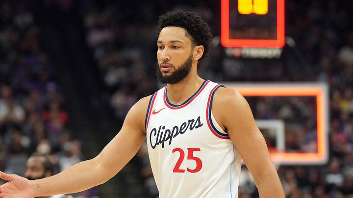 Apr 11, 2025; Sacramento, California, USA; Los Angeles Clippers guard Ben Simmons (25) at the end of the first quarter against the Sacramento Kings at Golden 1 Center. Mandatory Credit: Darren Yamashita-Imagn Images Apr 11, 2025; Sacramento, California, USA; Los Angeles Clippers guard Ben Simmons (25) at the end of the first quarter against the Sacramento Kings at Golden 1 Center. Mandatory Credit: Darren Yamashita-Imagn Images