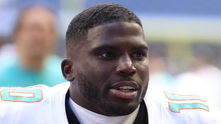 Sep 7, 2025; Indianapolis, Indiana, USA; Miami Dolphins wide receiver Tyreek Hill (10) leaves the field after losing to the Indianapolis Colts at Lucas Oil Stadium. Mandatory Credit: Trevor Ruszkowski-Imagn Images Sep 7, 2025; Indianapolis, Indiana, USA; Miami Dolphins wide receiver Tyreek Hill (10) leaves the field after losing to the Indianapolis Colts at Lucas Oil Stadium. Mandatory Credit: Trevor Ruszkowski-Imagn Images