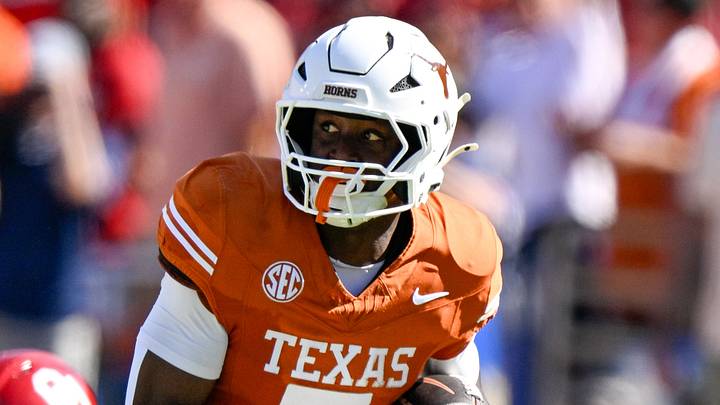 Oct 11, 2025; Dallas, Texas, USA; Texas Longhorns running back Quintrevion Wisner (5) runs with the ball during the game between the Texas Longhorns and the Oklahoma Sooners at the Cotton Bowl. Mandatory Credit: Jerome Miron-Imagn Images Oct 11, 2025; Dallas, Texas, USA; Texas Longhorns running back Quintrevion Wisner (5) runs with the ball during the game between the Texas Longhorns and the Oklahoma Sooners at the Cotton Bowl. Mandatory Credit: Jerome Miron-Imagn Images