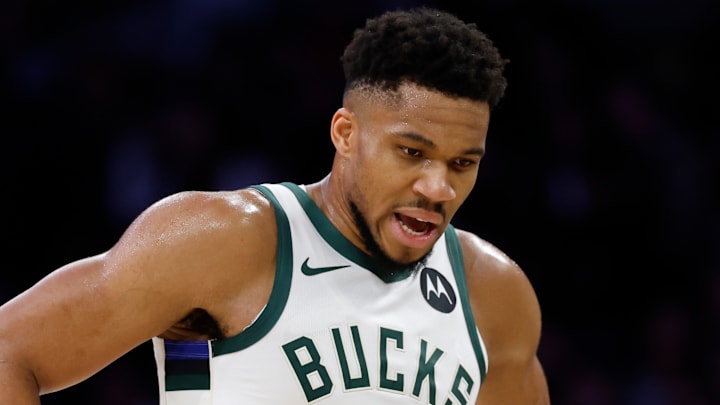 Milwaukee Bucks v Los Angeles Lakers