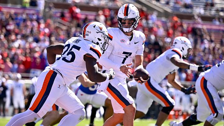 Oct 17, 2026; Dallas, Texas, USA; Virginia Cavaliers quarterback Beau Pribula (7) hands off the ball to running back Xay Davis (25) during the game between the Mustangs and the Cavaliers at Gerald J. Ford Stadium. Mandatory Credit: Jerome Miron-Imagn Images Oct 17, 2026; Dallas, Texas, USA; Virginia Cavaliers quarterback Beau Pribula (7) hands off the ball to running back Xay Davis (25) during the game between the Mustangs and the Cavaliers at Gerald J. Ford Stadium. Mandatory Credit: Jerome Miron-Imagn Images