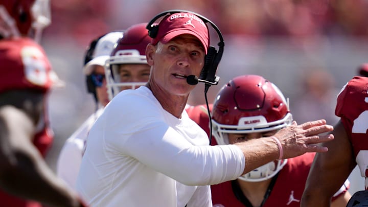 Oklahoma coach Brent Venables Oklahoma coach Brent Venables