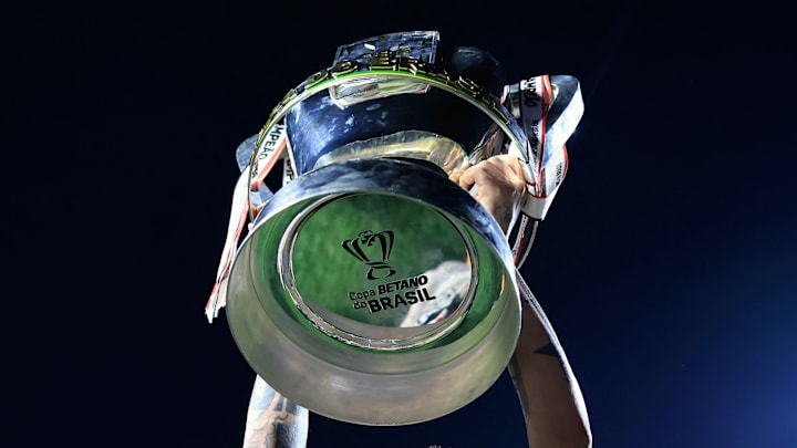 Dono do troféu será conhecido em dezembro