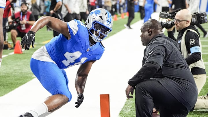 Detroit Lions linebacker James Houston (41).