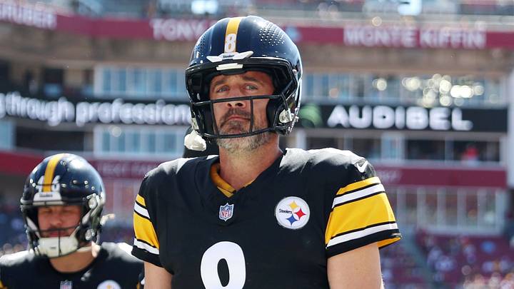 Oct 18, 2026; Tampa, Florida, USA; Pittsburgh Steelers quarterback Aaron Rodgers (8) looks on before the game against the Tampa Bay Buccaneers at Raymond James Stadium. Mandatory Credit: Morgan Tencza-Imagn Images Oct 18, 2026; Tampa, Florida, USA; Pittsburgh Steelers quarterback Aaron Rodgers (8) looks on before the game against the Tampa Bay Buccaneers at Raymond James Stadium. Mandatory Credit: Morgan Tencza-Imagn Images