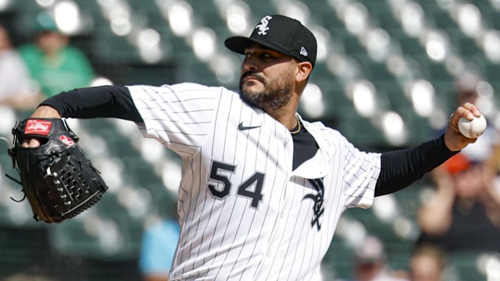 Chicago White Sox pitcher Martin Perez (54) throws against the Baltimore Orioles at Rate Field. 