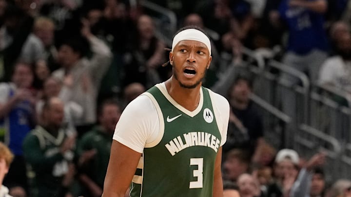 Golden State Warriors v Milwaukee Bucks Golden State Warriors v Milwaukee Bucks