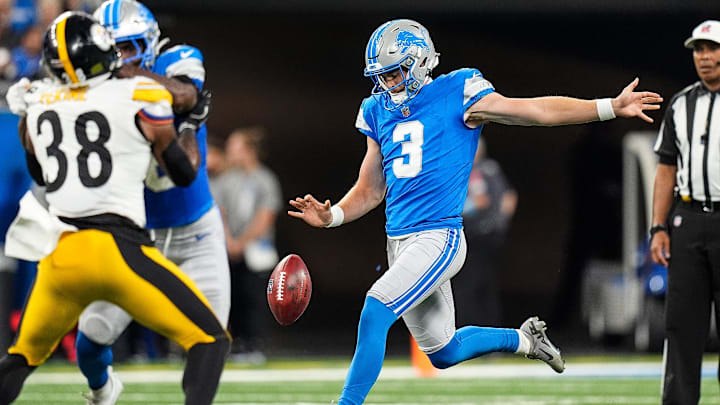 Detroit Lions punter Jack Fox (3) punts against Pittsburgh Steelers during the first half of a preseason game 