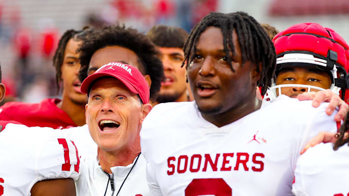 Oklahoma head coach Brent Venables and defensive lineman David Stone